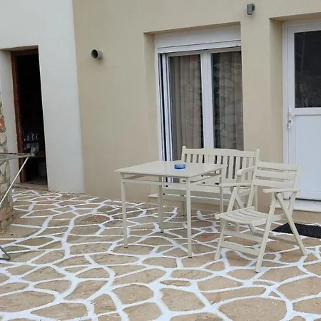 White Lotus Seaside Apartment Kini Exterior photo